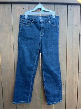Lois Women's high-rise dark wash Straight-Leg Jeans. 32 waist. Short leg.